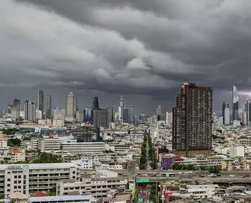 กรมอุตุฯ เตือน สภาพอากาศวันนี้ ฝนฟ้าคะนองถล่ม 45 จังหวัด กทม.เจอแน่